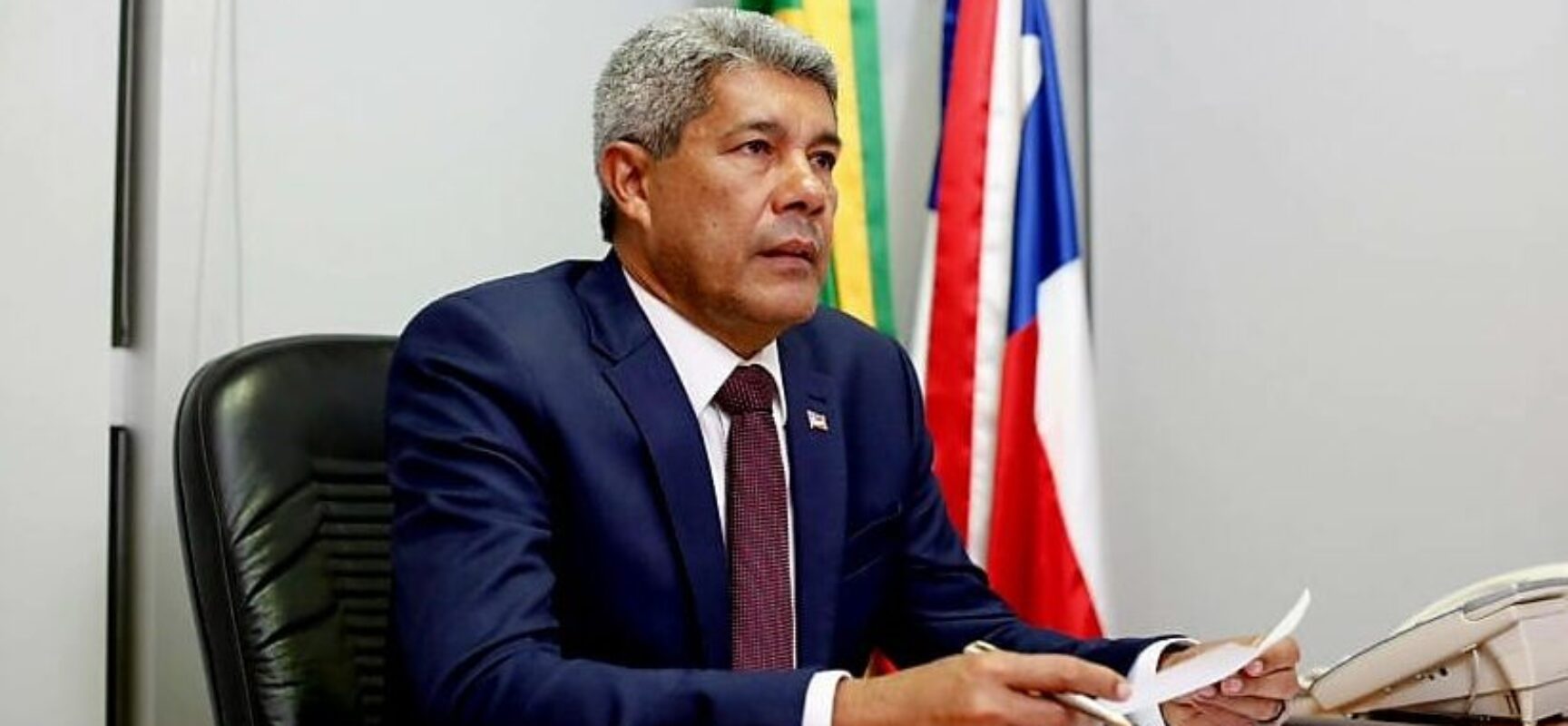 *Em ato na capital, Jerônimo entrega 57 veículos para fortalecer o transporte escolar no interior do estado*