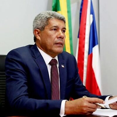 *Em ato na capital, Jerônimo entrega 57 veículos para fortalecer o transporte escolar no interior do estado*