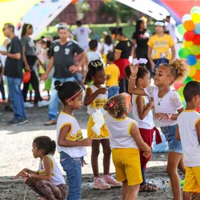 Cerca de mil crianças se reúnem no Centro de Convenções de Ilhéus para comemorar o Dia B do Brincar!