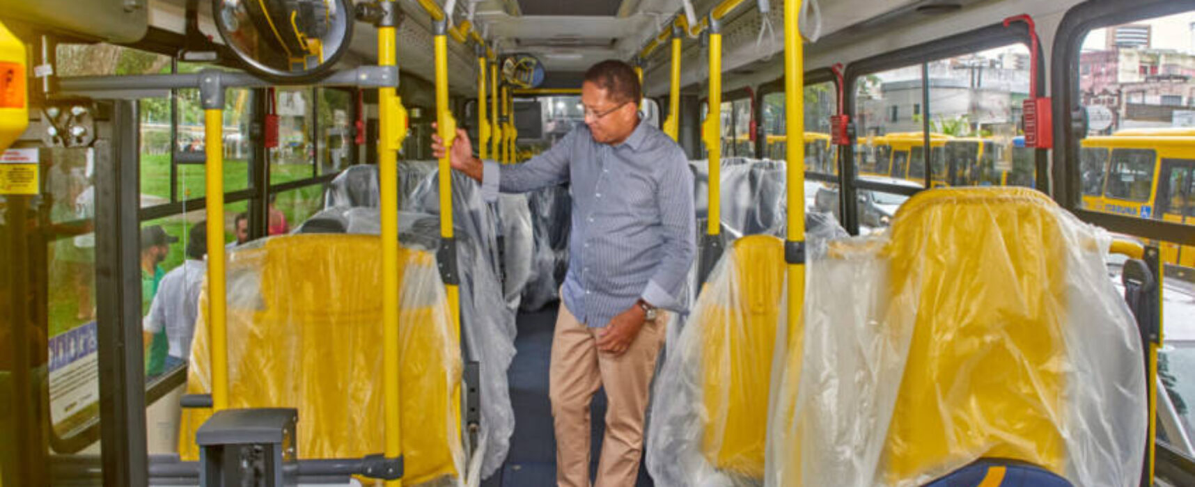 Prefeitura investe na qualidade do transporte público de Itabuna com a entrega de 35 novos ônibus aos usuários