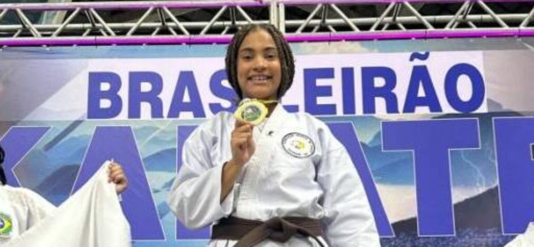 Estudantes da rede estadual conquistam medalhas em Campeonato Brasileiro de Karatê, em Niterói
