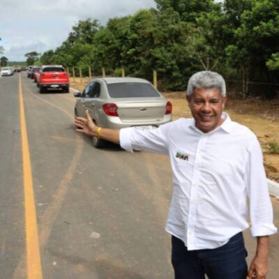 No extremo sul, Governo do Estado entrega obras para melhorar mobilidade, saúde e educação em Lajedão