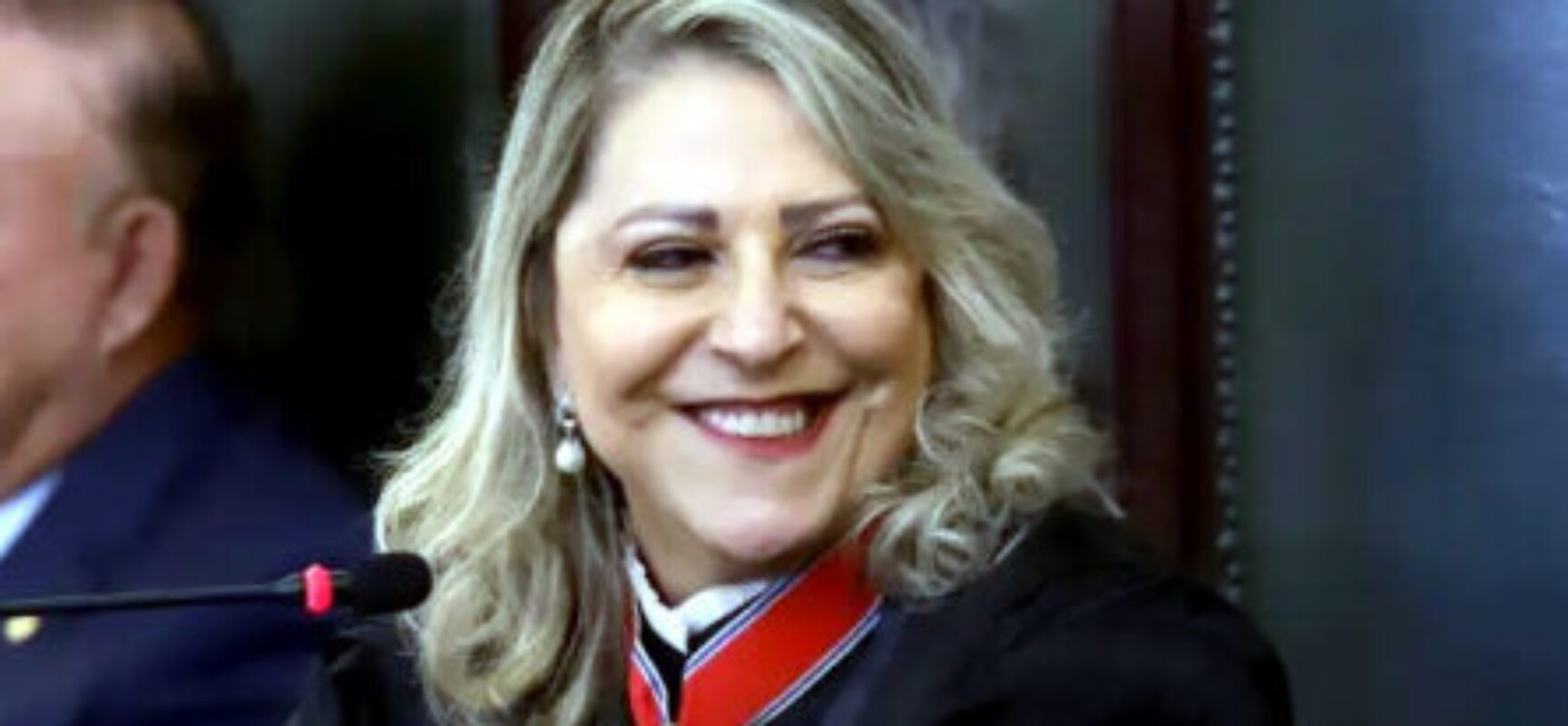 Governadora em exercício assina termo para abertura de mais de 40 Salas Elas à Frente no interior da Bahia