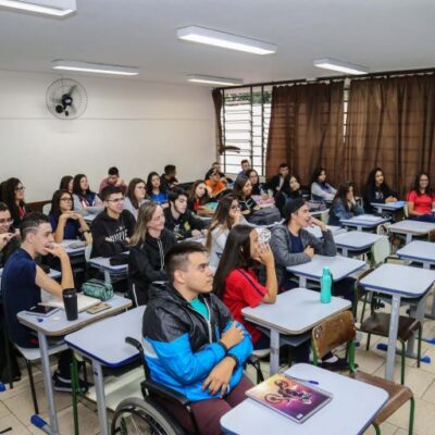 Comissão discute renegociação de dívidas de estudantes com o Fies