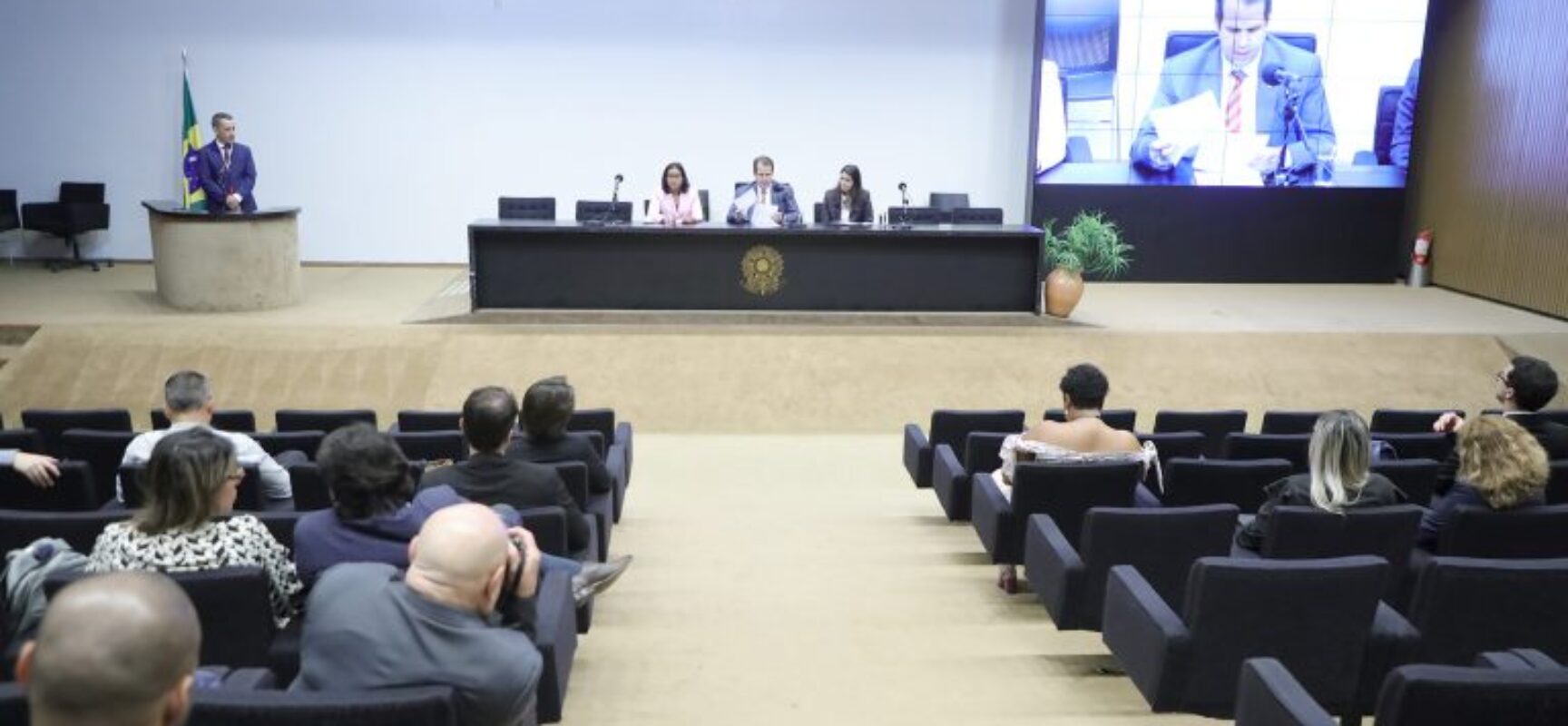 Pesquisadores destacam importância de lei sobre inteligência artificial, mesmo com normas do TSE para eleições