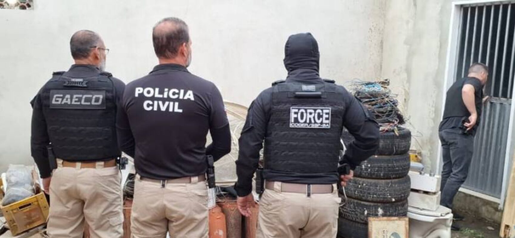 Policial é preso suspeito de envolvimento com grupos de extermínio e jogos de azar