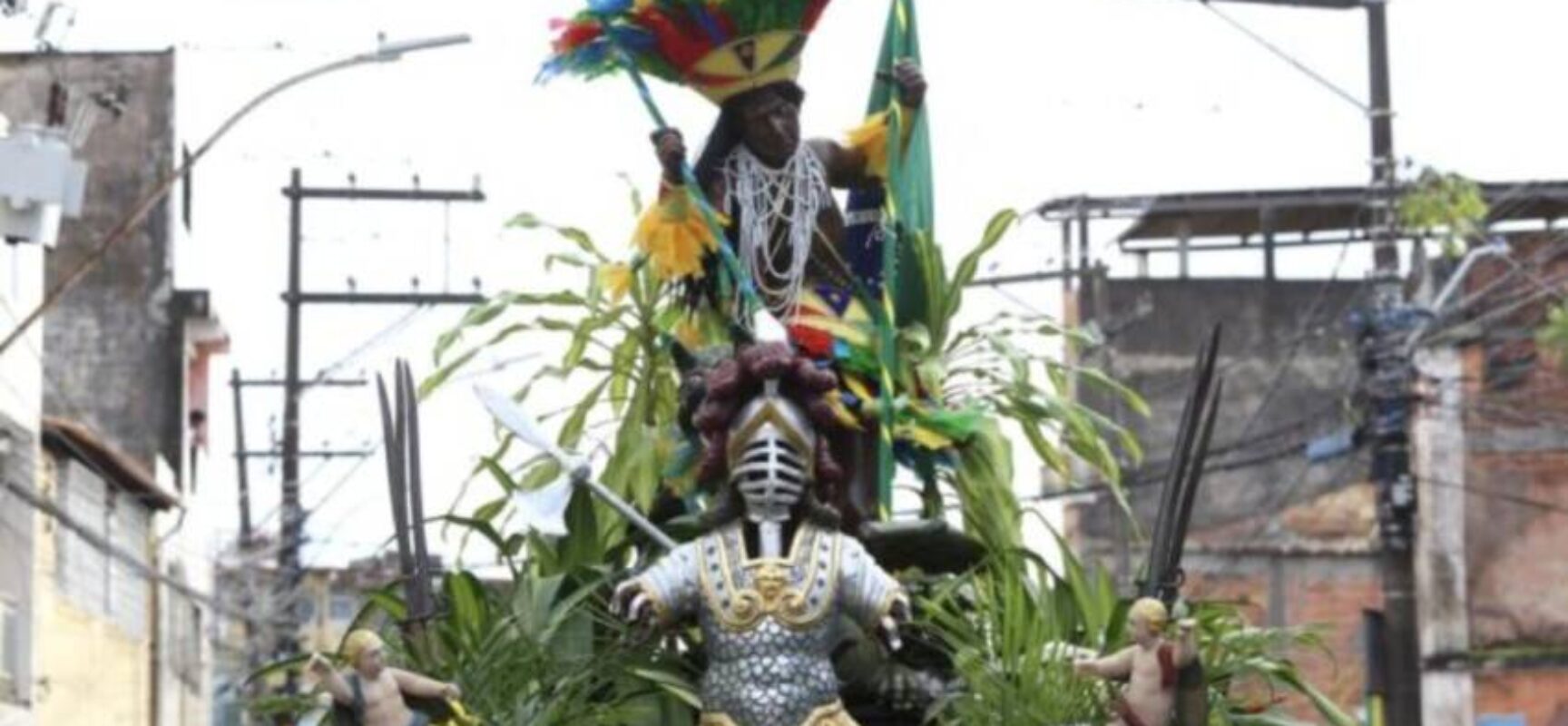 Decoração para o 2 de Julho começa a ser instalada em Salvador