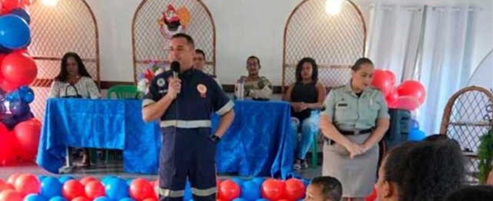 SAMU e PROERD conscientizam jovens sobre a importância de evitar trotes