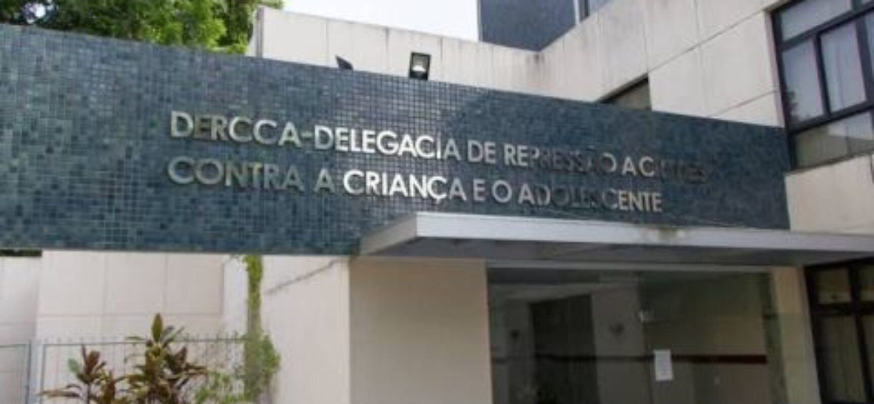 Homem é preso por ameaçar matar o filho de seis meses