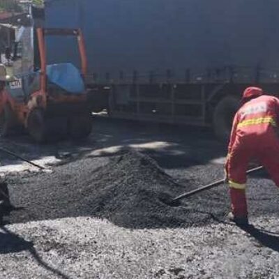 Continuam intensas as obras em Ilhéus. O município destina mais de dez equipes para ações de infraes