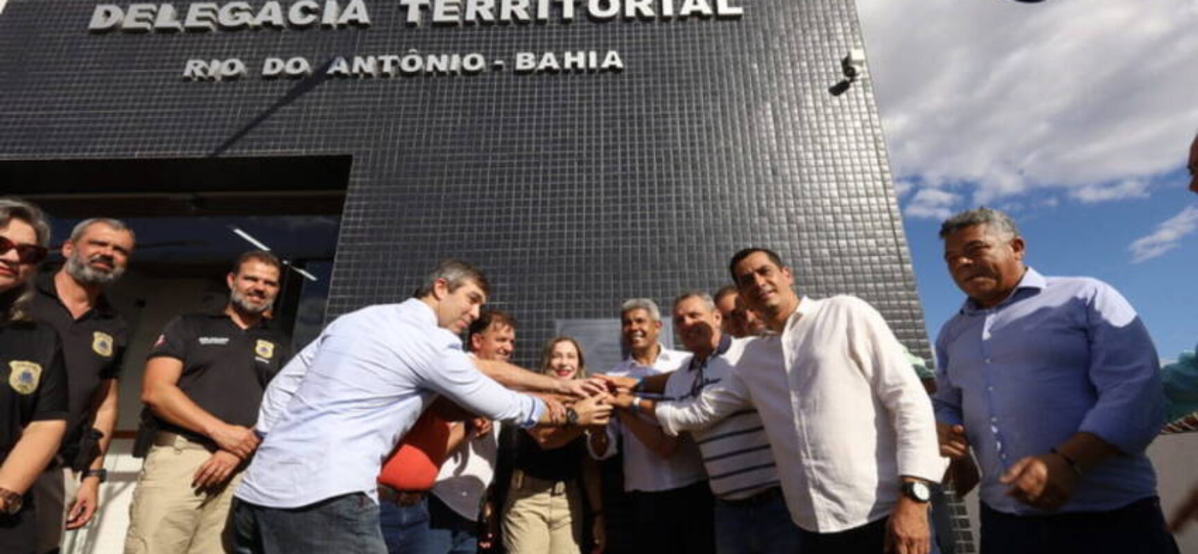 Jerônimo entrega nova Delegacia Territorial em Rio do Antônio