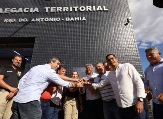 Jerônimo entrega nova Delegacia Territorial em Rio do Antônio