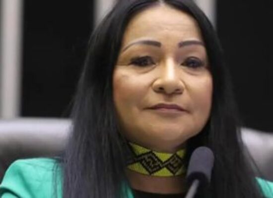 Deputada é cassada por pagar tratamento estético com dinheiro público