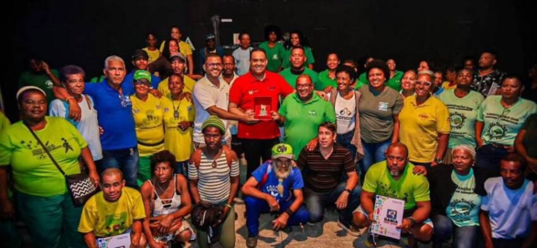 Programa Bahia Sem Fome entrega 60 toneladas de alimentos a catadores de materiais recicláveis da Bahia