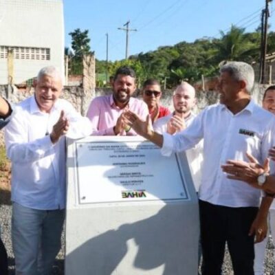 Estado entrega obras de contenções de encostas em Catu e assina ordens de serviço em saúde, esporte e para abastecimento de água