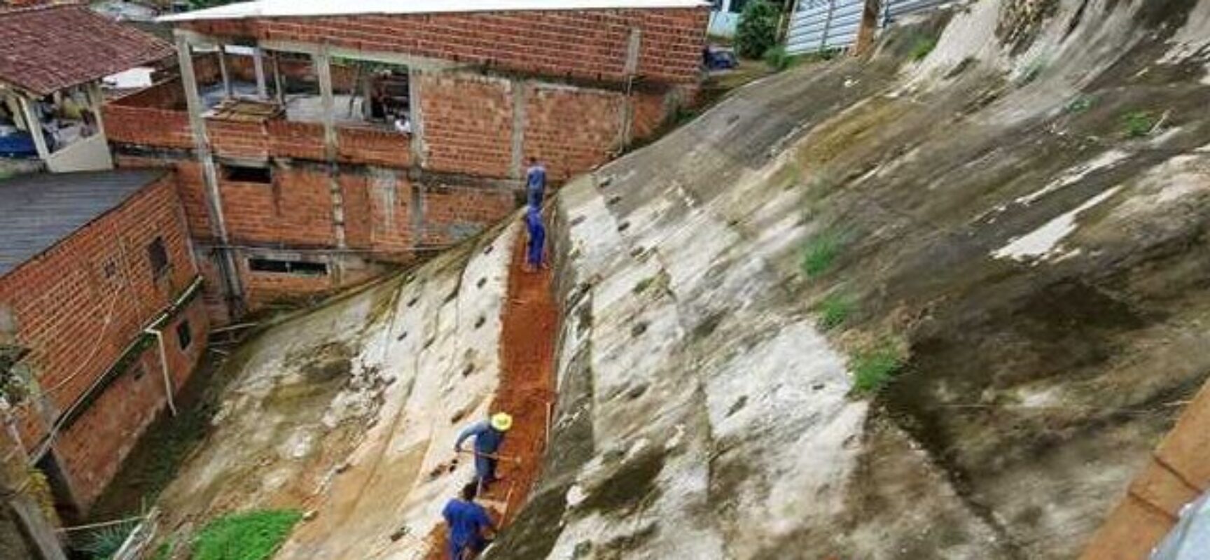 Prefeitura de Ilhéus intensifica ações durante semana chuvosa para garantir segurança da população