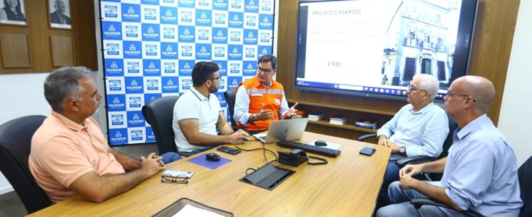 Valderico Júnior conhece estrutura da Codesal, em Salvador, e extrai ideias para Ilhéus