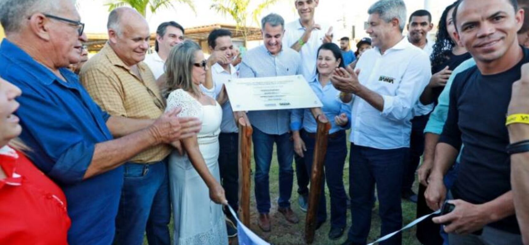 Com obras de infraestrutura e acessibilidade, Governo do Estado transforma Baianópolis