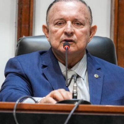 Adolfo Menezes ajuíza queixa-crime contra prefeito de Brumado
