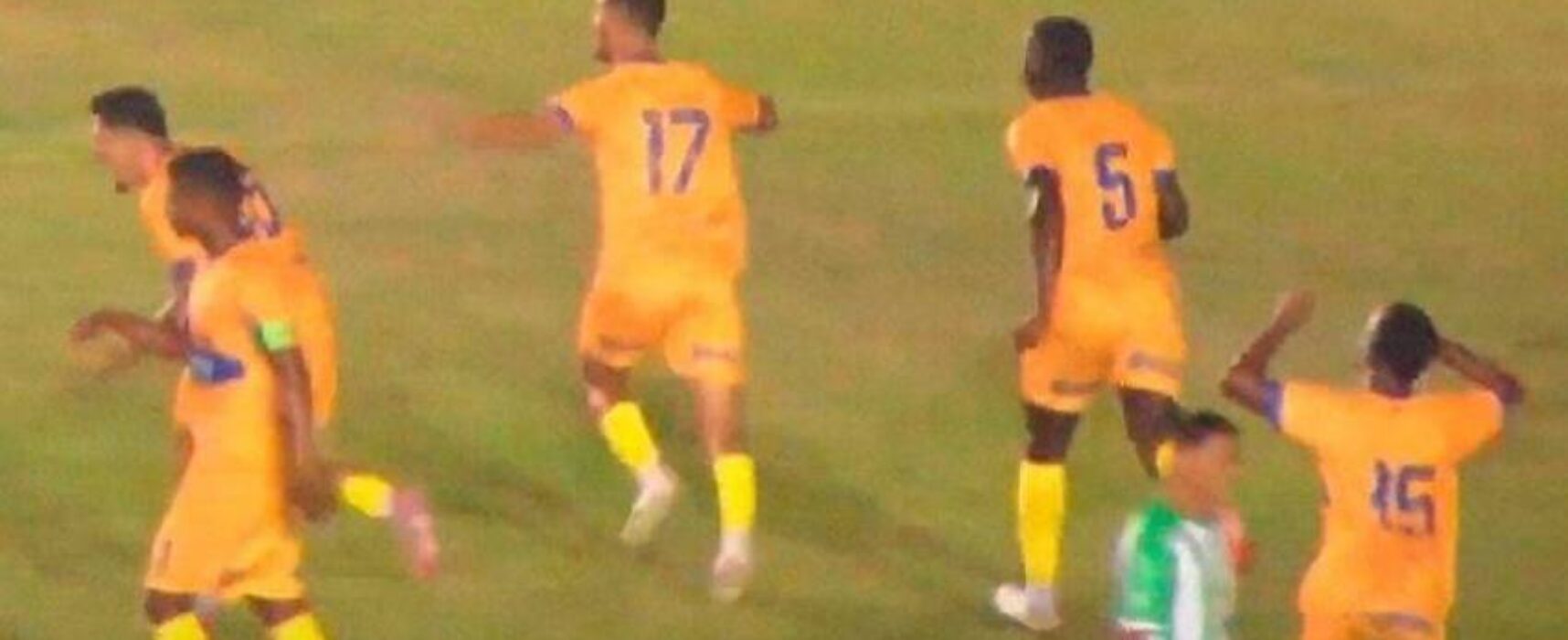 Colo-Colo vence Conquista e assume liderança provisória; Feirense e Galícia ficam no 0 a 0