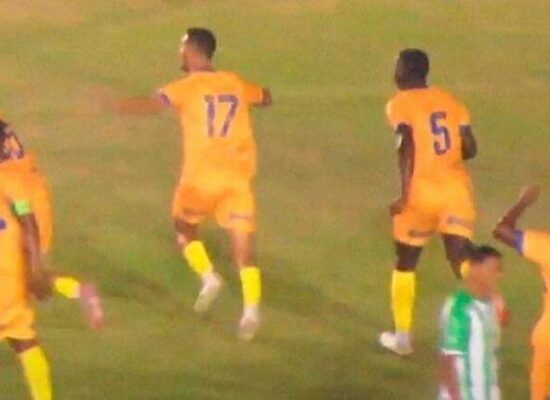 Colo-Colo vence Conquista e assume liderança provisória; Feirense e Galícia ficam no 0 a 0