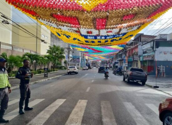 Itabuna entra no clima junino com decoração das ruas em homenagem Kocó e Vila do Forró