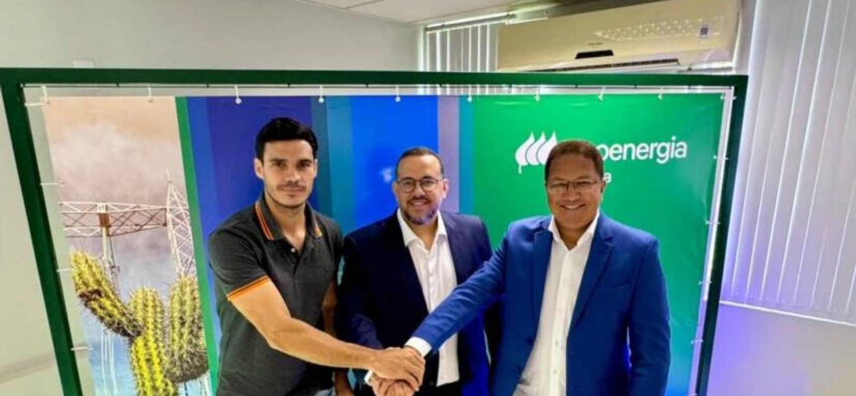 Prefeito Augusto Castro participa da solenidade em que a Neoenergia Coelba apresenta seu plano de investimento para o Sul da Bahia