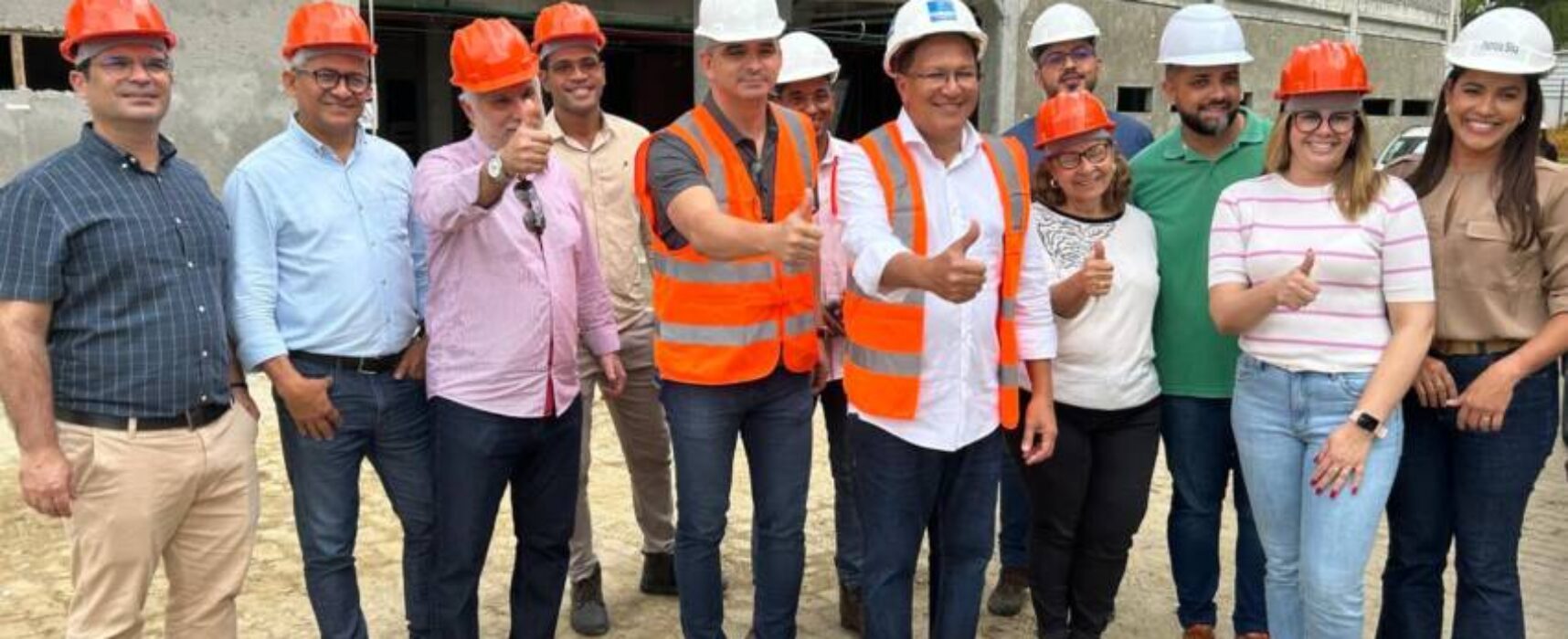 Prefeito Augusto Castro e presidente da FASI vistoriam obras de ampliação do Hospital de Base