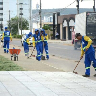 Comissão aprova regulamentação da profissão de gari, com piso de dois salários mínimos