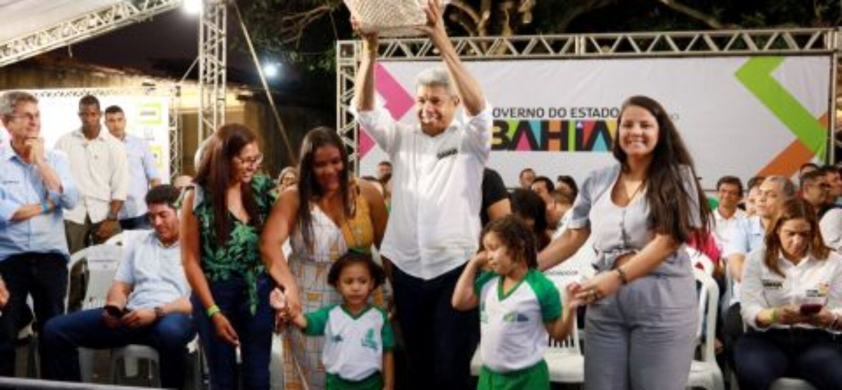 Governo entrega obras no distrito de Lençóis