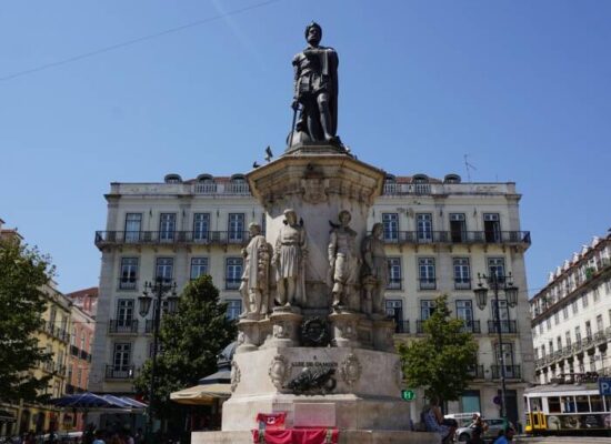 “500 anos de Camões”: O poeta que escreveu para eternidade