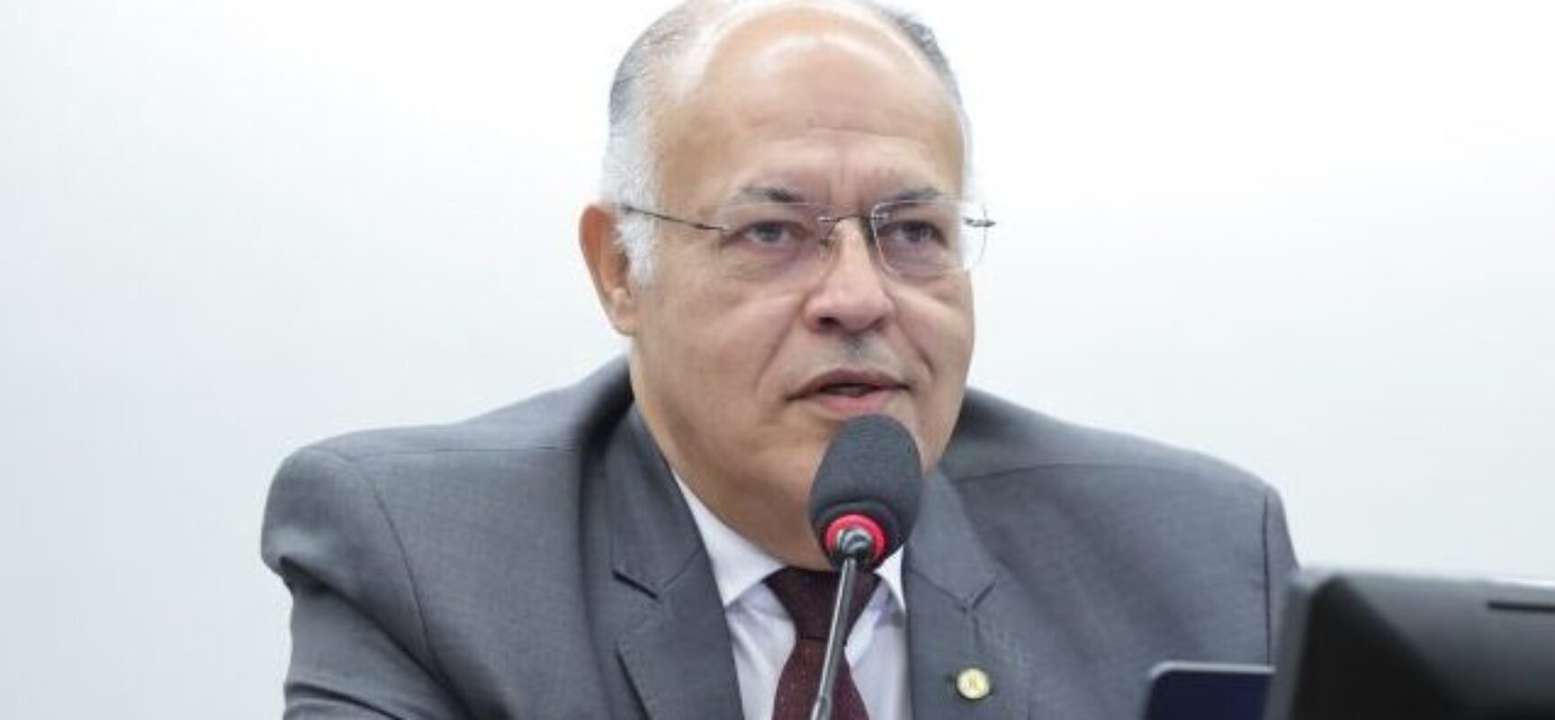 Comissão aprova toque de recolher para menores após 22h em local com venda de bebidas alcoólicas  Fonte: Agência Câmara de Notícias