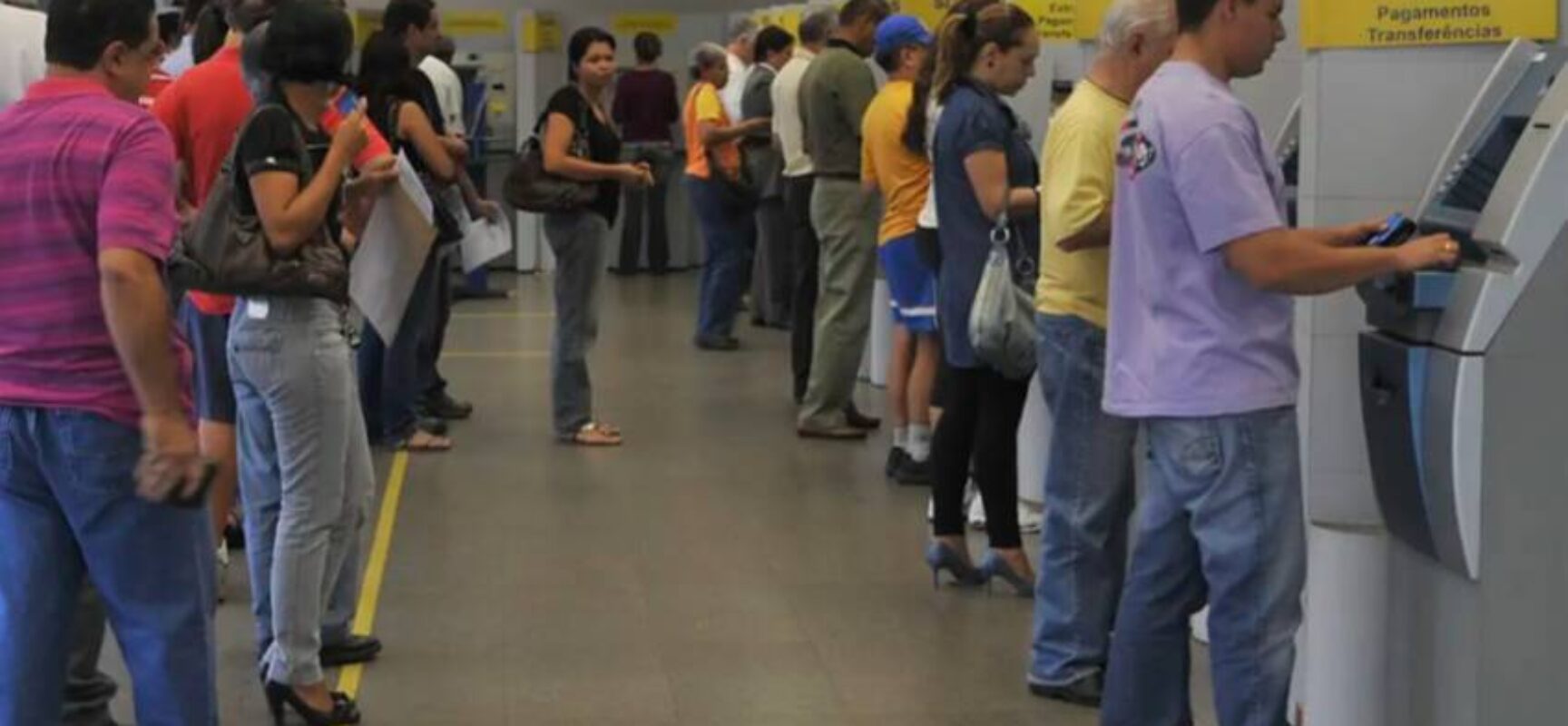 Extratos bancários vão ser padronizados a partir desta segunda-feira