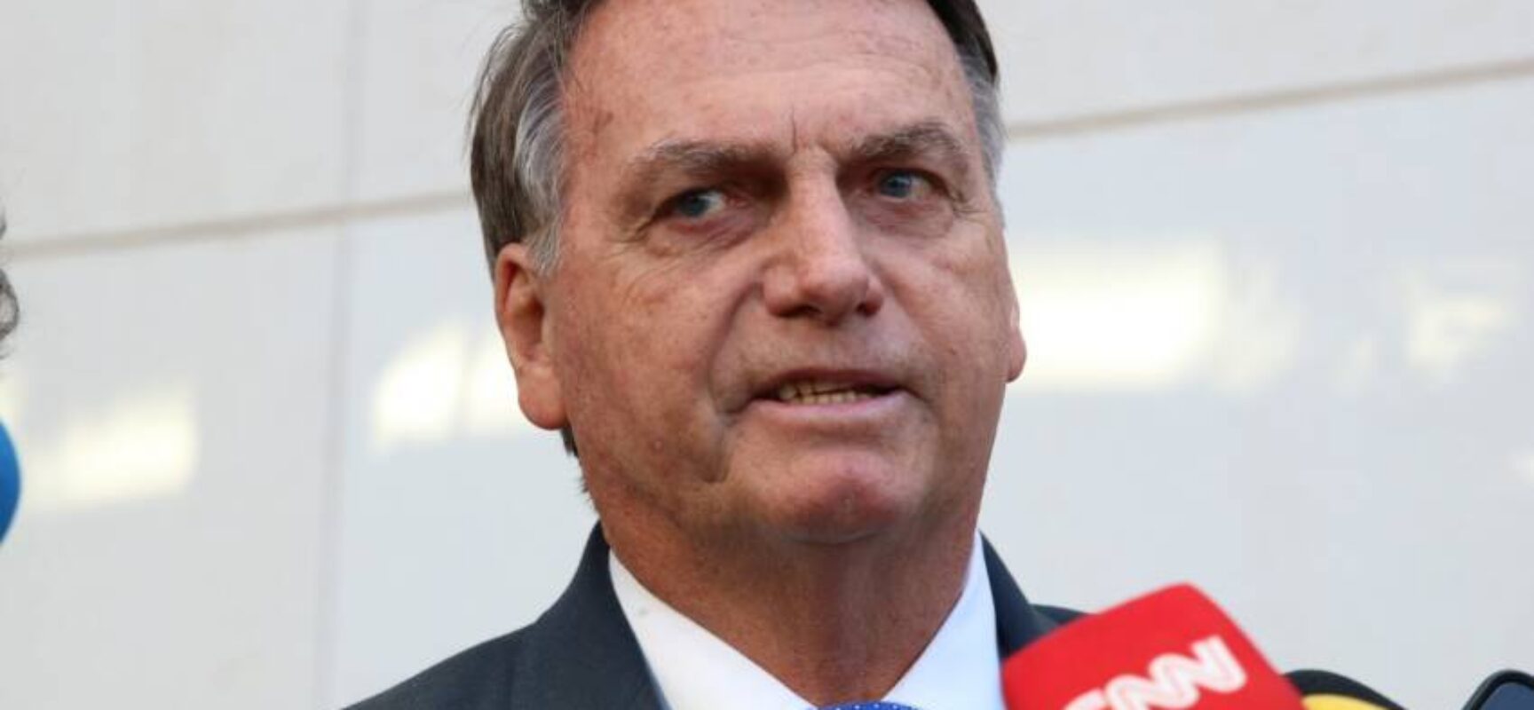 Bolsonaro desviou quase R$ 7 milhões em joias, diz PF em relatório