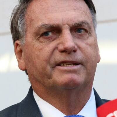 Bolsonaro desviou quase R$ 7 milhões em joias, diz PF em relatório