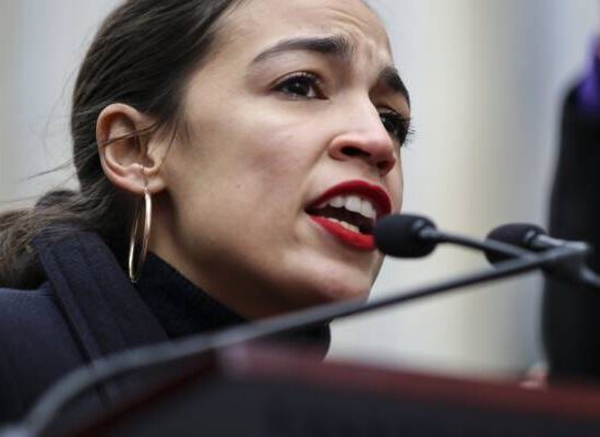 Deputada solicita impeachment de juízes conservadores da Suprema Corte dos EUA