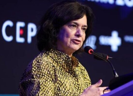 Ministra da Saúde afirma que Brasil tem capacidade de enfrentar nova pandemia