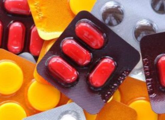 Anvisa aprova projeto-piloto para bula digital de medicamentos