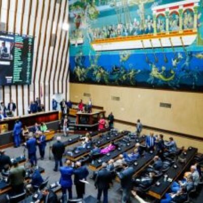 Pré-candidatos a prefeito lideram gastos com divulgação