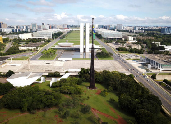 Iphan assina contrato de R$ 744 mil para reforma da Praça dos Três Poderes, em Brasília