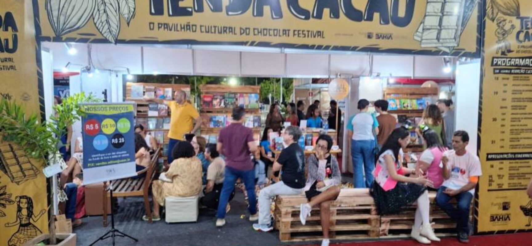 Editora da Uesc lançou livros no Chocolat Festival Ilhéus