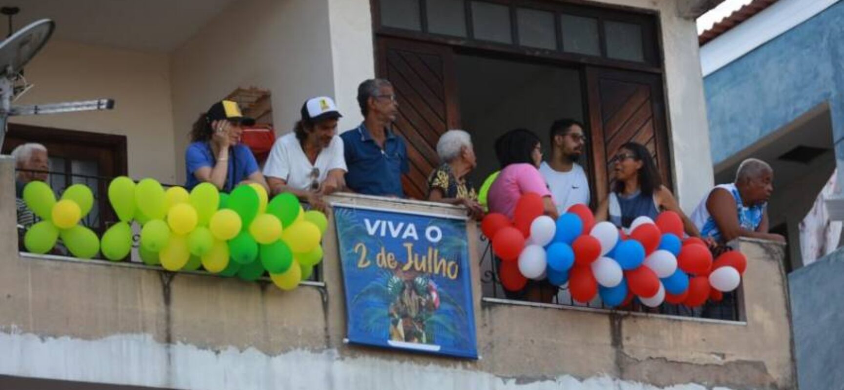 Dois de Julho: governador participa do desfile que celebra história de luta e resistência do povo baiano