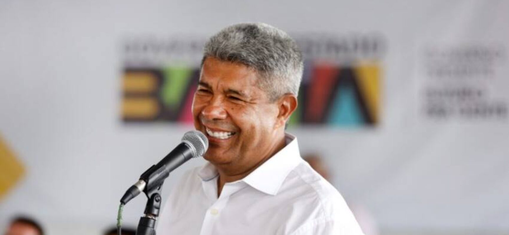 Em Acajutiba, governador entrega escolas mais modernas e equipadas para população
