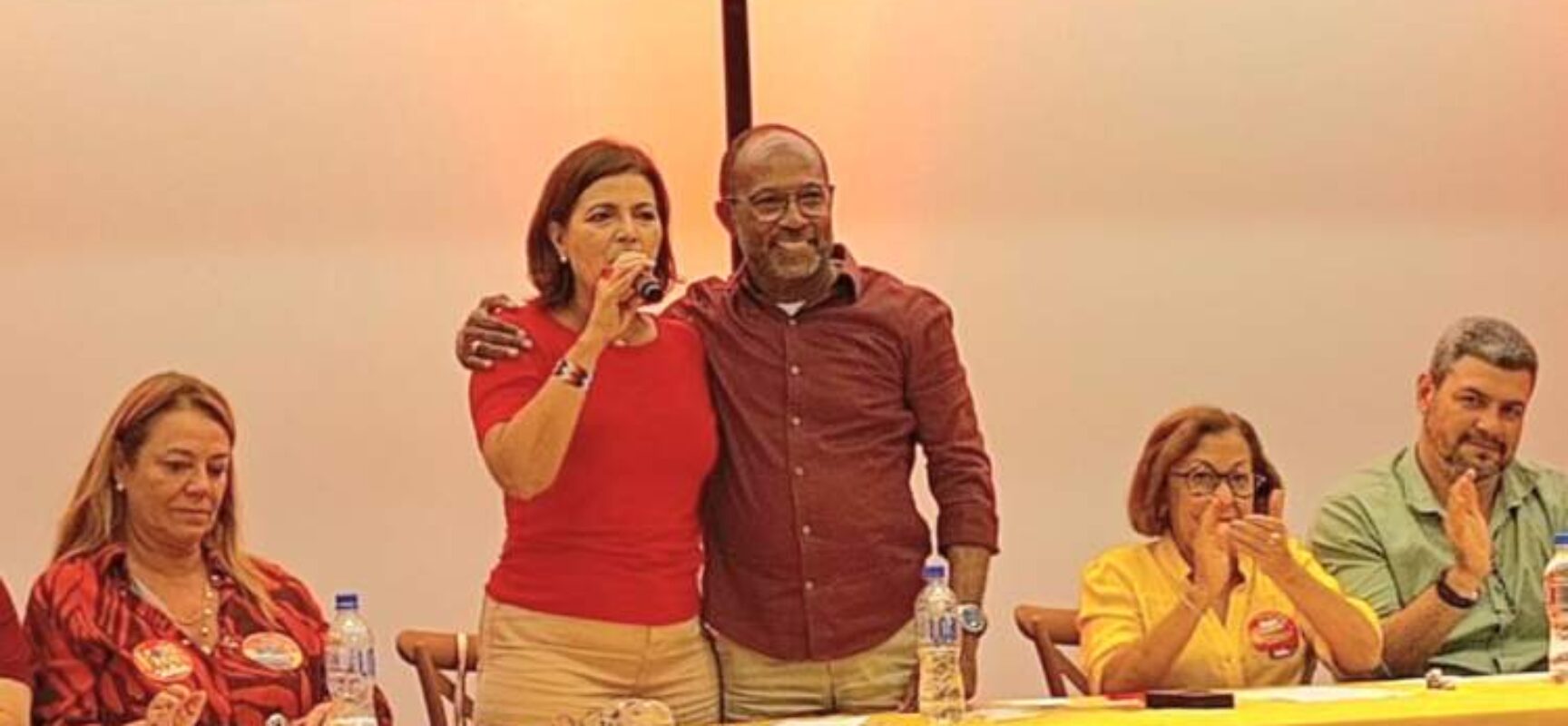 Bebeto retira pré-candidatura e declara apoio a Adélia Pinheiro