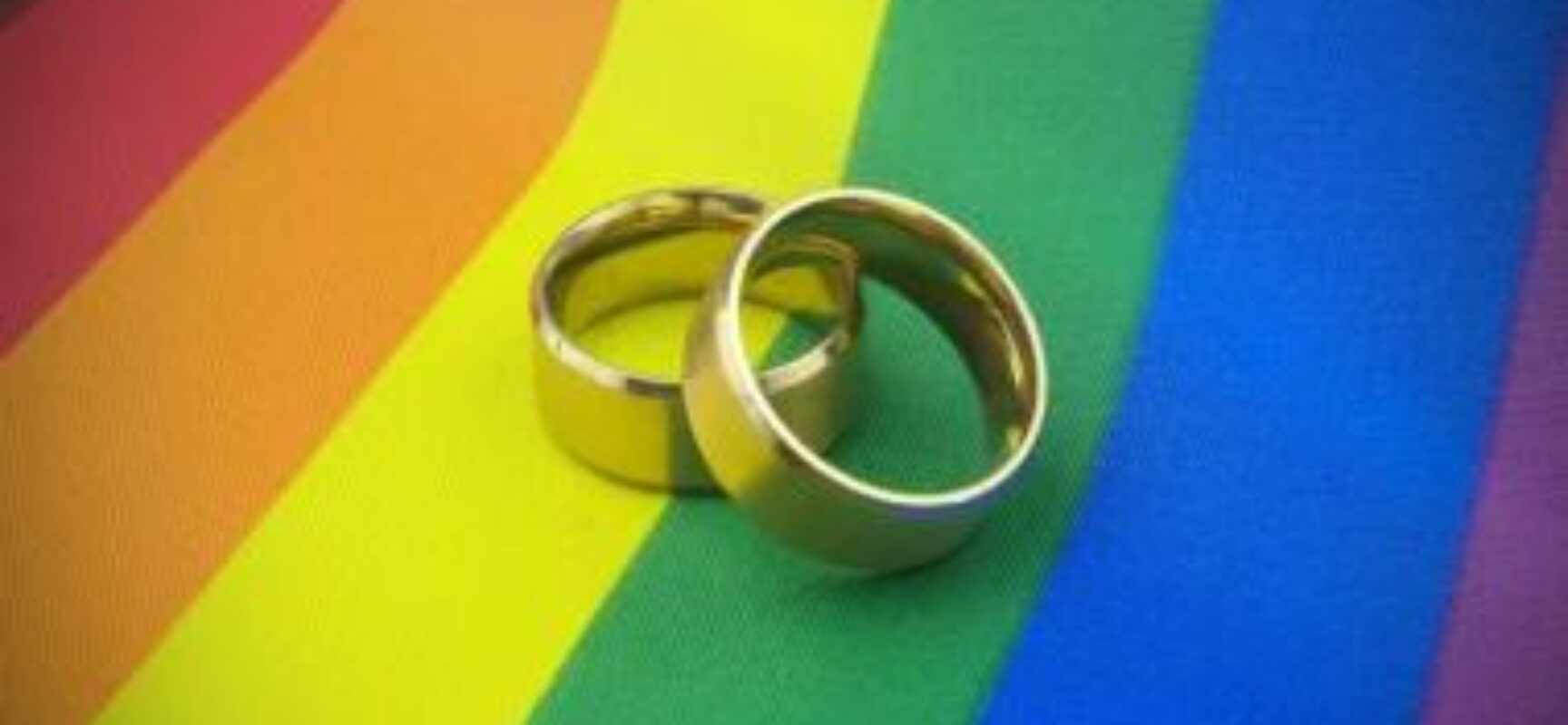 MP realiza união de 28 casais LGBTQIAPN+ nesta sexta