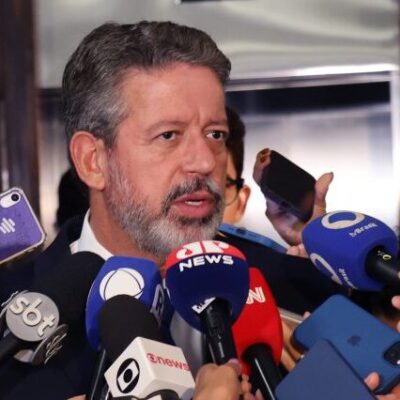 Regulamentação da reforma tributária será votada a partir da próxima quarta-feira, diz Lira