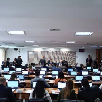 Senado aprova projeto que anula trechos de decreto de armas que proíbe clubes de tiro perto de escolas