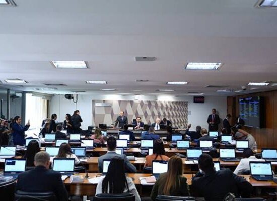 Senado aprova projeto que anula trechos de decreto de armas que proíbe clubes de tiro perto de escolas