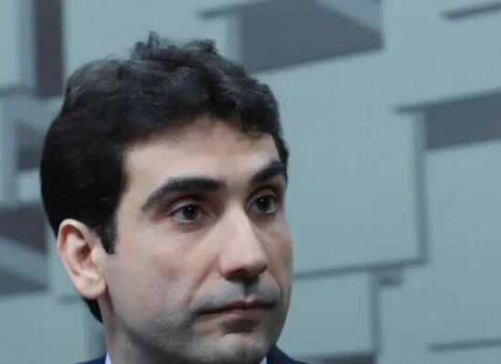 Lula indica Galípolo para substituir Campos Neto na presidência do BC