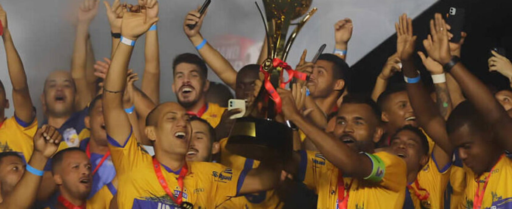 Parabéns, Tigrão! Empate no Mário Pessoa dá terceiro título da Série B ao Colo-Colo